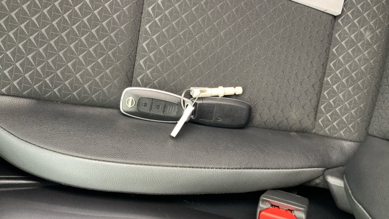 Nissan Juke 1.0 DiG-T 114 N-Connecta 5dr Petrol Hatchback